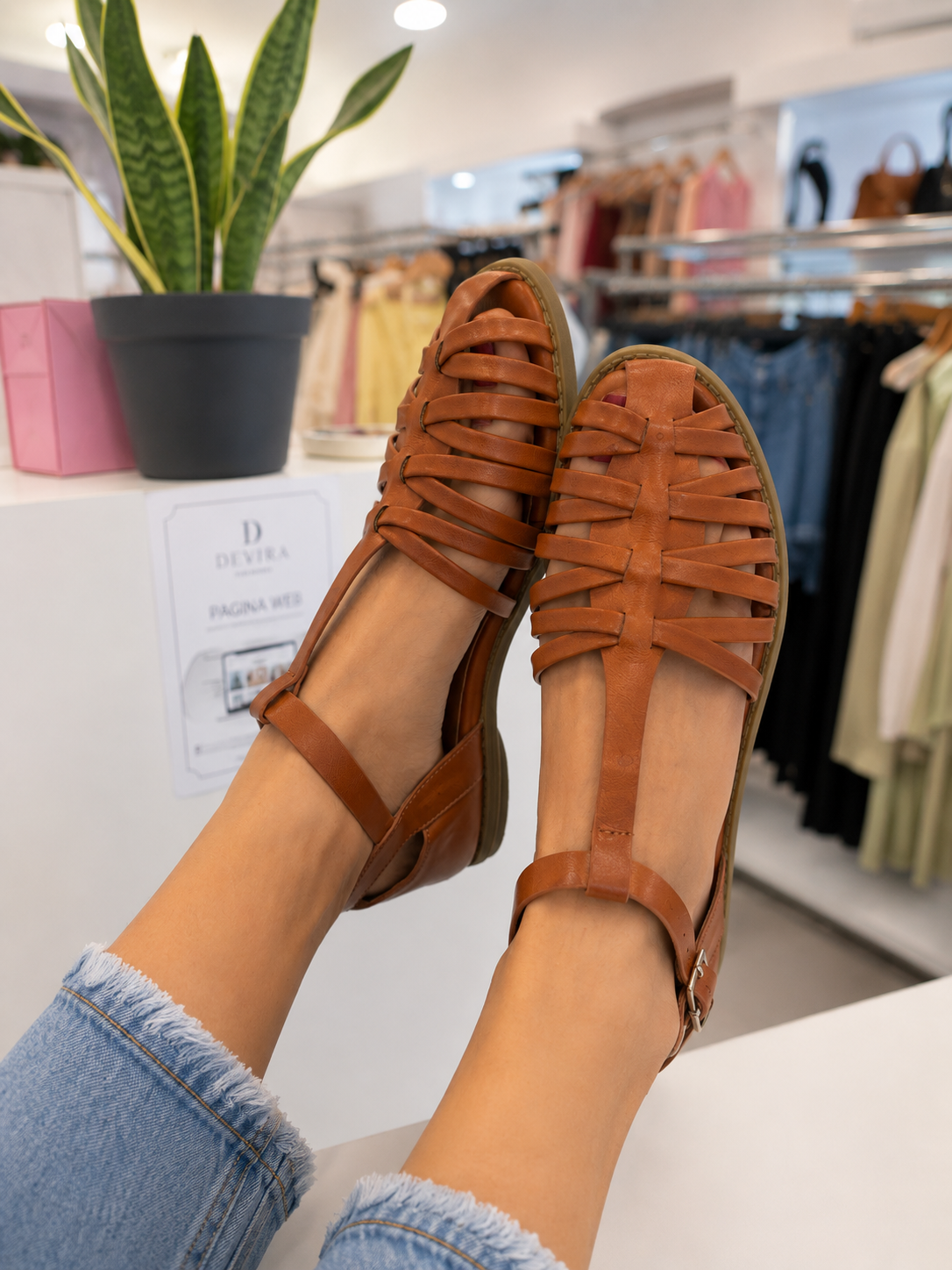 Sandalia Roma Camel
